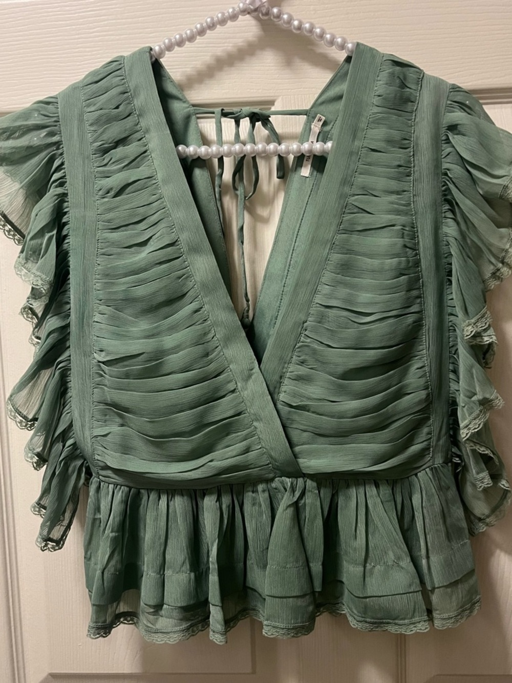 Tularosa Women’s Sage Green Kaia Ruffled V-Neck Top. Size Medium. Boho Romantic